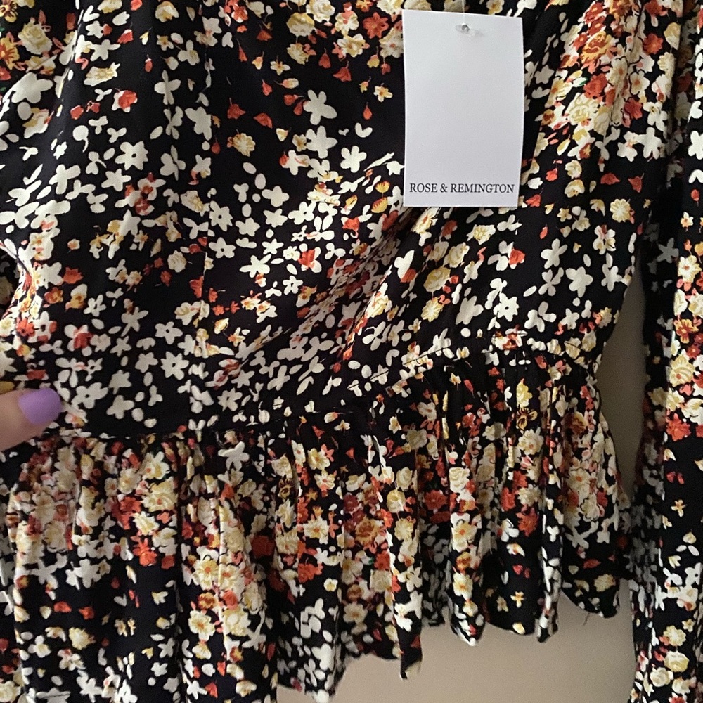 Women’s Shop Neighbor Los Angeles Rose & Remington Boho Floral Print Top - Picture 9 of 10